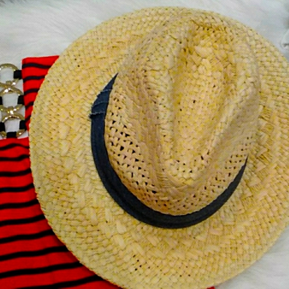 Straw and navy sun hat!!
